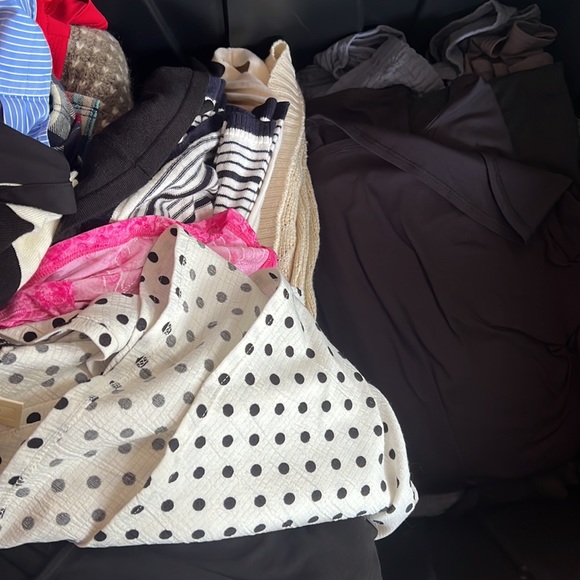 WHOLESALE: 10 items for $60! - Picture 7 of 7